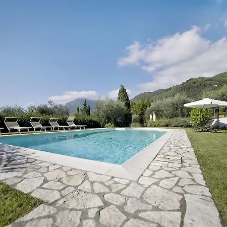 Le Balze Villa *